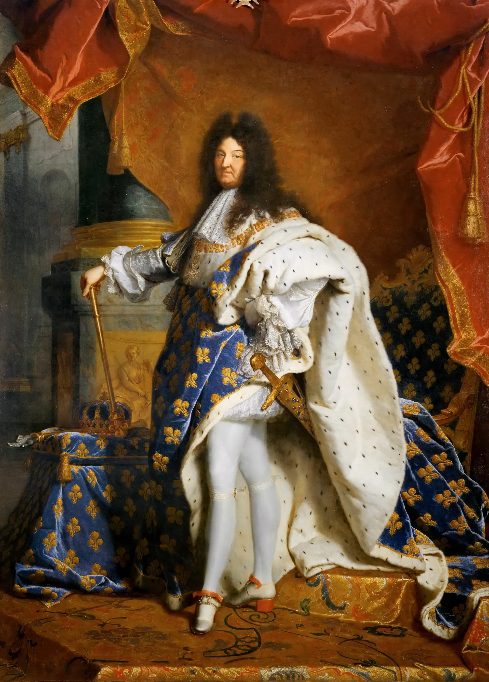 Portrait de Louis XIV en costume de sacre, manteau bleu fleurdelisé et hermine.